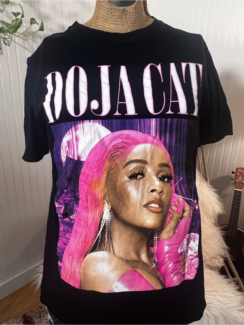 Women’s Graphic Doja Cat Tee - Black with Pink Photo Print